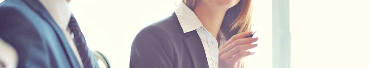 試驗(yàn)篩：金屬絲編織網(wǎng)：從2.36毫米-0.02毫米；主要用于各實(shí)驗(yàn)室、化學(xué)室物品篩選、篩分等